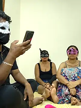 Snapshot of Family02 chatting on October 11, 4:20 pm Family02 online show from October 11, 4:20 pm