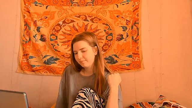 AliceCUNTach online show from April 5, 5:17 am