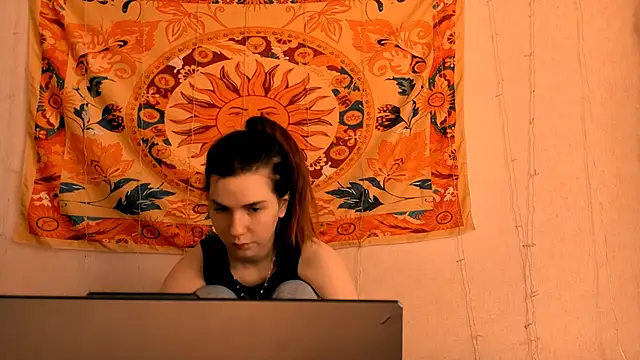 AliceCUNTach online show from March 26, 6:04 am