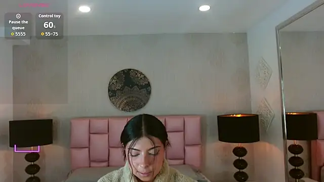 Maia Reficco online show from November 3, 12:09 pm