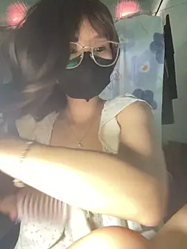 Snapshot of Fin-xinh18 chatting on October 5, 7:46 am Fin-xinh18 online show from October 5, 7:46 am