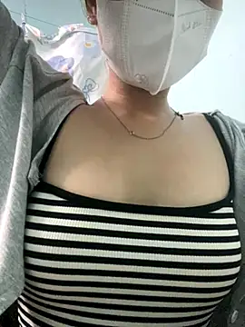 Snapshot of Fin-xinh18 chatting on October 2, 12:26 am Fin-xinh18 online show from October 2, 12:26 am