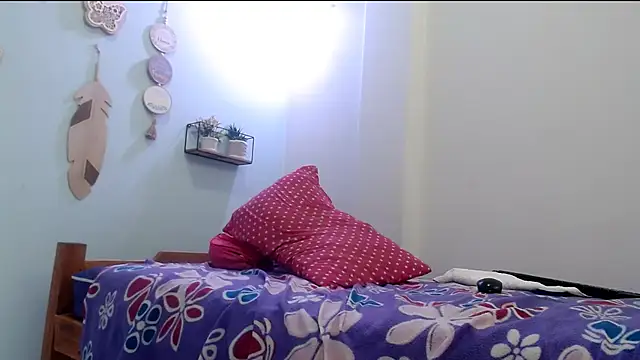 ashlyanaldeep18 online show from December 16, 2:39 am