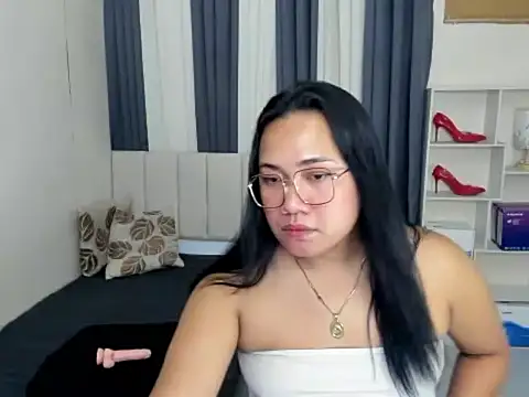 TsUncutKaren online show from January 9, 5:34 am