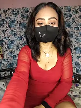 yours sugar babe online show from April 3, 11:30 am