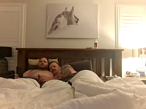 Snapshot of brokecountrylads chatting on October 19, 1:24 pm brokecountrylads online show from October 19, 1:24 pm