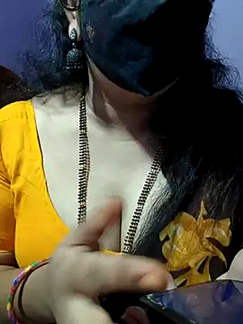 luci-queen online show from October 11, 6:40 am