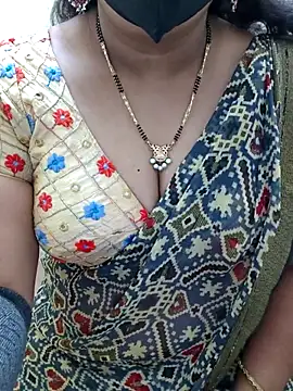 luci-queen online show from June 13, 4:59 pm