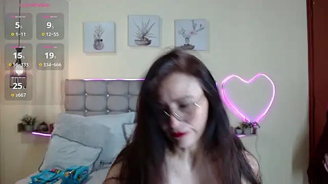  naomi s online show from June 11, 1:30 pm