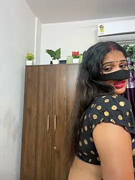 Snapshot of V-Hot-Sweti chatting on October 17, 4:10 pm V-Hot-Sweti online show from October 17, 4:10 pm