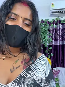 Snapshot of V-Hot-Sweti chatting on October 10, 6:35 pm V-Hot-Sweti online show from October 10, 6:35 pm