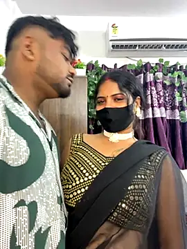 Snapshot of V-Hot-Sweti chatting on October 5, 5:40 pm V-Hot-Sweti online show from October 5, 5:40 pm