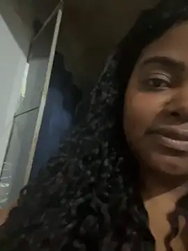 Snapshot of LunaSthena chatting on October 8, 4:06 am LunaSthena online show from October 8, 4:06 am