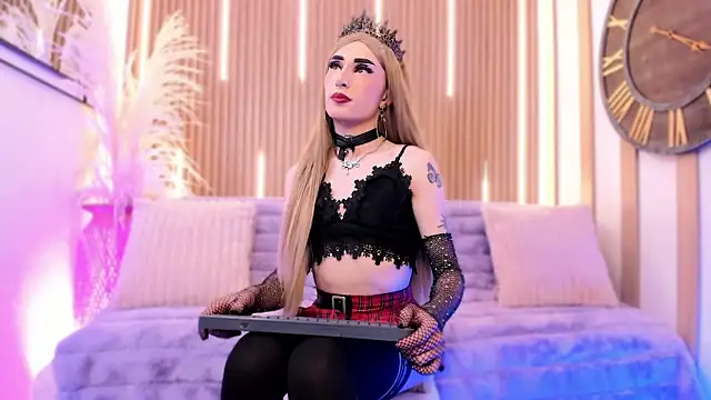 ArianaSantana online show from December 15, 9:20 pm