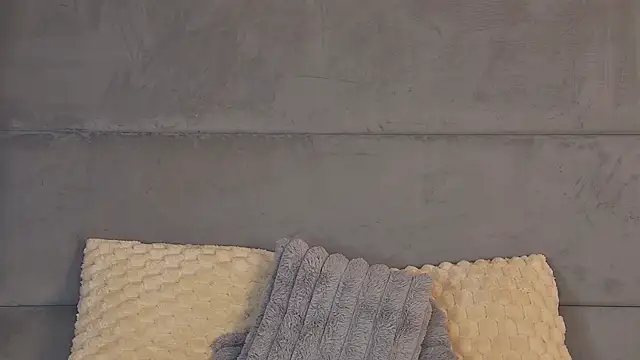 MadisonKroft online show from March 30, 5:18 am