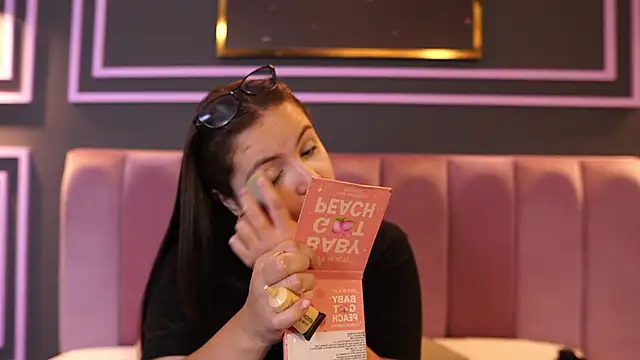 Tayler Kim online show from December 19, 7:28 pm