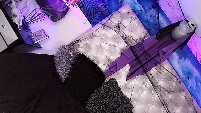 Valeria Swett  online show from October 25, 11:11 pm