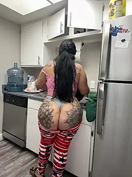 latina curvy22 online show from April 23, 7:16 pm