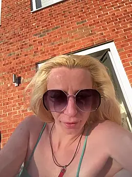 flirty babe x online show from April 30, 6:13 pm