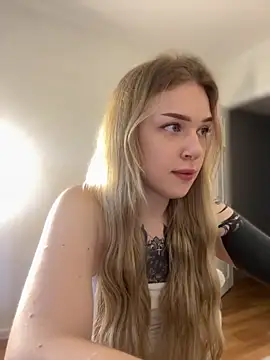 elliss  online show from September 9, 5:51 am