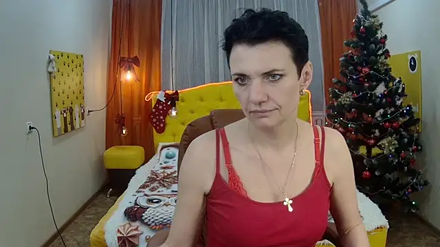 AvaSaturnian online show from December 18, 1:38 pm