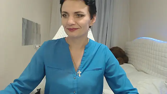 AvaSaturnian online show from November 13, 1:32 pm