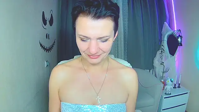 AvaSaturnian online show from October 29, 1:58 pm