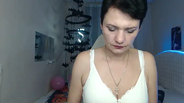 AvaSaturnian online show from October 11, 12:52 pm