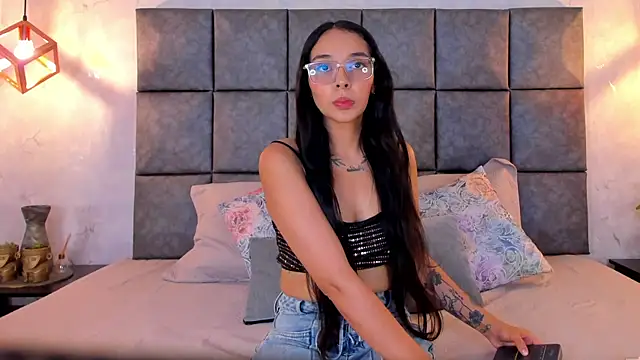 Roseaurora online show from June 3, 2:44 pm