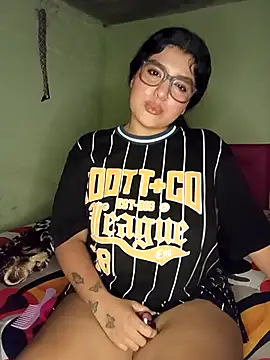 Snapshot of Cat_Hot_Party chatting on October 3, 3:33 am Cat Hot Party online show from October 3, 3:33 am