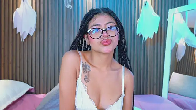 AlanaWalker9 online show from October 29, 11:47 am