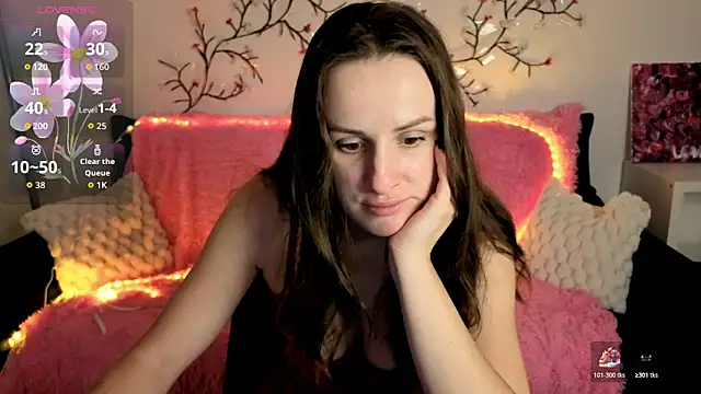 Snapshot of Julia_Lia chatting on October 20, 10:29 am Julia Lia online show from October 20, 10:29 am