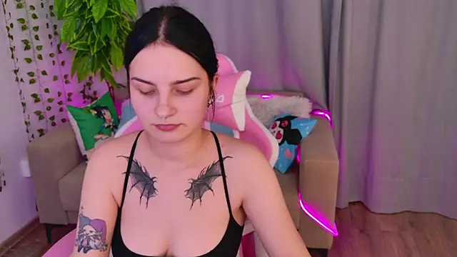 Snapshot of Angel_Braun chatting on September 8, 3:11 pm Angel Braun online show from September 8, 3:11 pm