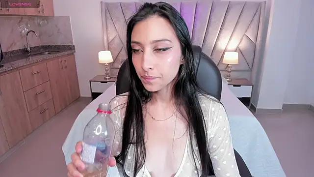 Kristen Rousse online show from January 12, 9:20 pm