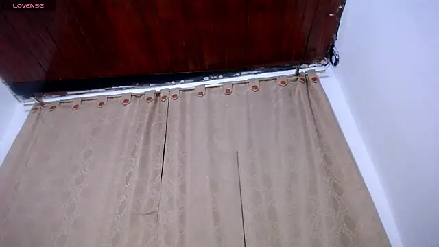 DaraKat18 online show from April 18, 10:53 pm