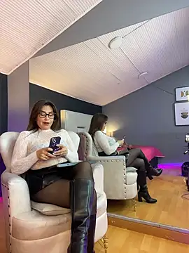 Samantha Milf   online show from November 28, 8:56 pm