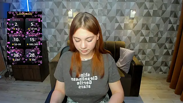 AnnaStills online show from November 26, 1:23 pm