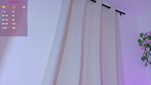 LaraGiil online show from September 12, 1:18 pm