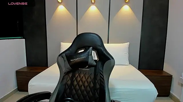 alanapark07 online show from September 15, 7:10 pm