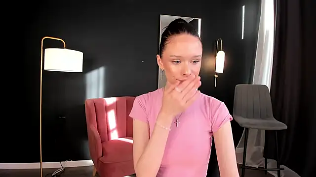 Snapshot of daily_glam chatting on September 30, 12:33 pm daily glam online show from September 30, 12:33 pm