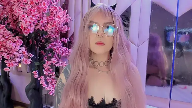 BizzyNoar online show from September 19, 10:42 pm