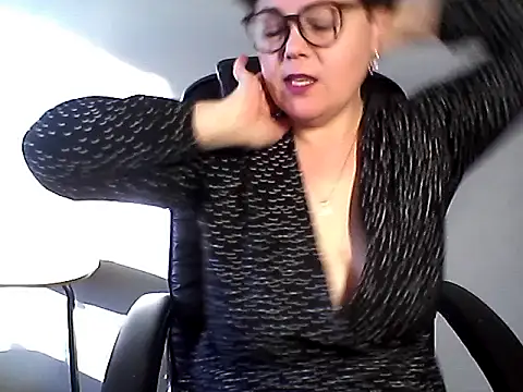 EllaLove2277 online show from April 21, 5:14 am