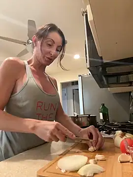 NurseStephania online show from September 17, 6:50 pm