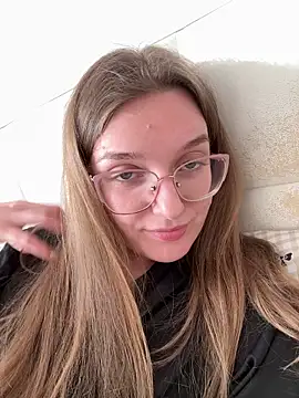 Bellatrisssaa online show from March 6, 1:50 pm