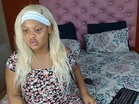 HotAssQueen online show from October 19, 6:54 pm