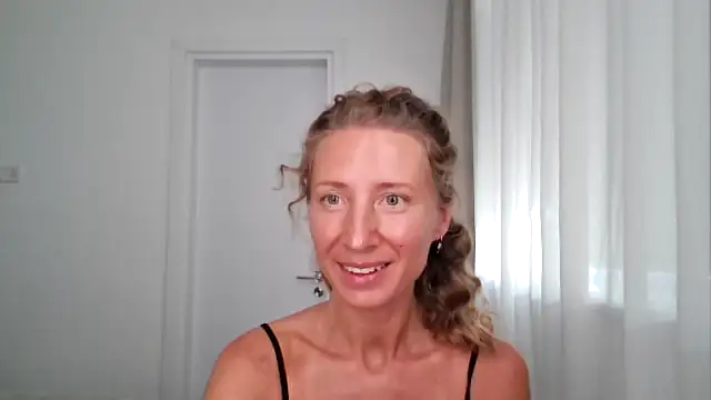 Snapshot of Paevoa chatting on September 12, 12:12 pm Paevoa online show from September 12, 12:12 pm
