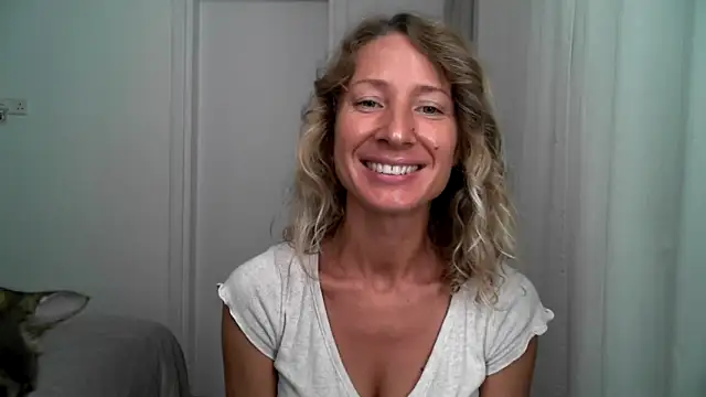 Snapshot of Paevoa chatting on September 17, 8:23 am Paevoa online show from September 17, 8:23 am