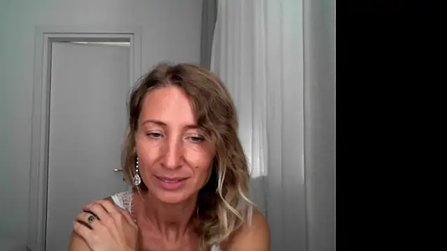 Snapshot of Paevoa chatting on September 21, 3:10 pm Paevoa online show from September 21, 3:10 pm