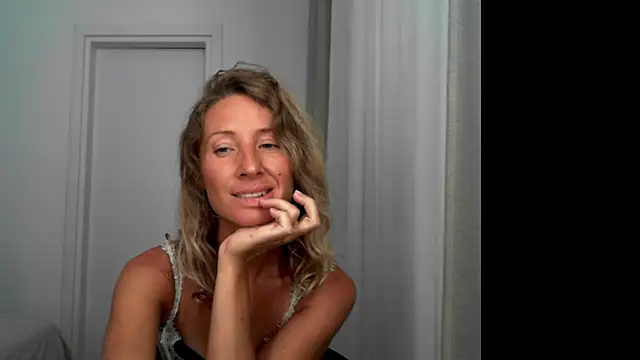 Snapshot of Paevoa chatting on September 26, 7:55 pm Paevoa online show from September 26, 7:55 pm