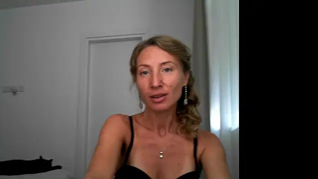 Snapshot of Paevoa chatting on October 5, 8:41 am Paevoa online show from October 5, 8:41 am